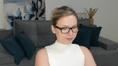 Snapshot of missdariross chatting on 13, 1, 2025 Miss Darina Ross online show from 13, 1, 2025