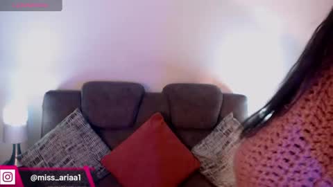 Emilie Diaz online show from 10, 6, 2026