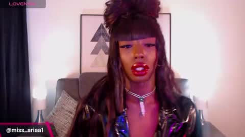 Emilie Diaz online show from 17, 6, 2026