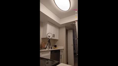 misshannaho online show from 6, 10, 2025