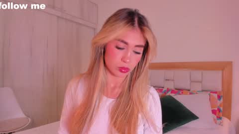 Snapshot of missjuliaa_ chatting on 24, 1, 2025 A N N Y online show from 24, 1, 2025