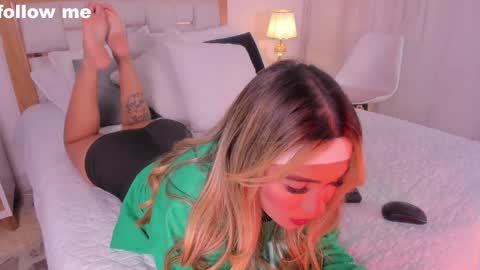Snapshot of missjuliaa_ chatting on 5, 2, 2025 A N N Y online show from 5, 2, 2025