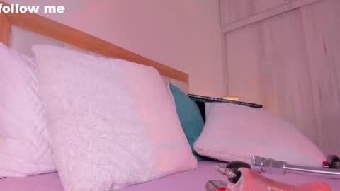 Snapshot of missjuliaa_ chatting on 8, 2, 2025 A N N Y online show from 8, 2, 2025