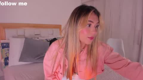 Snapshot of missjuliaa_ chatting on 20, 2, 2025 A N N Y online show from 20, 2, 2025