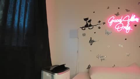 MissKarinaHilton online show from 20, 9, 2025