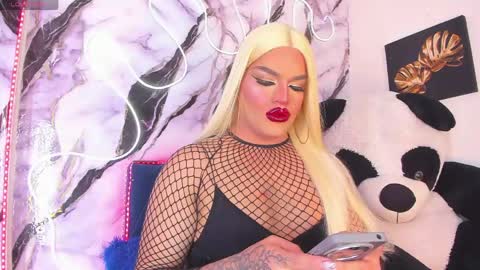 kassandra lazcano online show from 2, 6, 2026