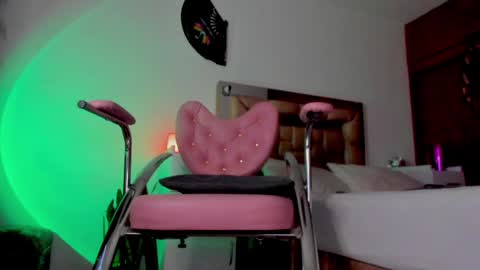 Snapshot of misslucye_robbie chatting on 14, 12, 2024 Lucye Robbie online show from 14, 12, 2024