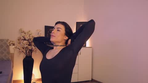 Lullu online show from 24, 1, 2025