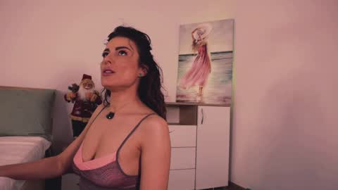 Lullu online show from 4, 12, 2025