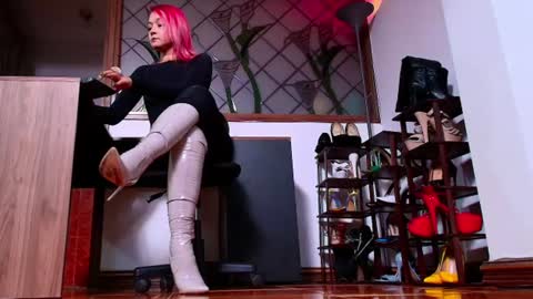 Im Valentina  online show from 17, 6, 2026
