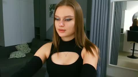 Snapshot of missmariat chatting on 2, 12, 2024 OneGoddess online show from 2, 12, 2024