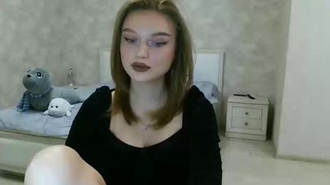 Snapshot of missmariat chatting on 21, 1, 2025 OneGoddess online show from 21, 1, 2025
