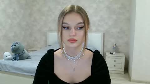 Snapshot of missmariat chatting on 4, 2, 2025 OneGoddess online show from 4, 2, 2025