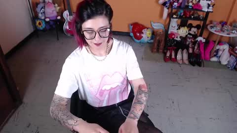 Snapshot of missmia2 chatting on 7, 1, 2025 Miss Mia online show from 7, 1, 2025