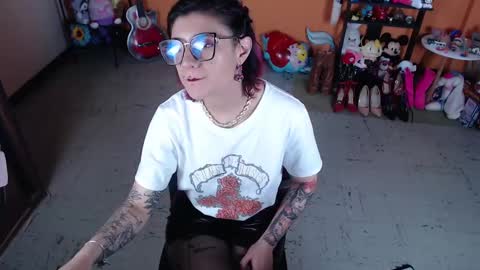 Snapshot of missmia2 chatting on 8, 1, 2025 Miss Mia online show from 8, 1, 2025