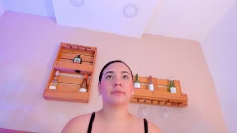 Mia  online show from 24, 11, 2025