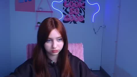 Mia online show from 23, 11, 2025