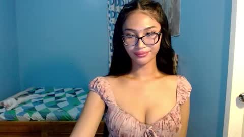 missminervaa online show from 9, 5, 2026