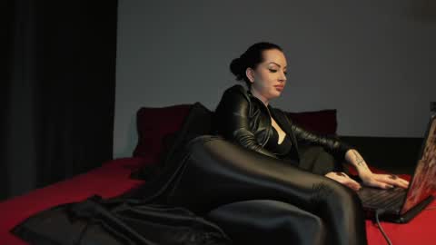   online show from 12, 5, 2026