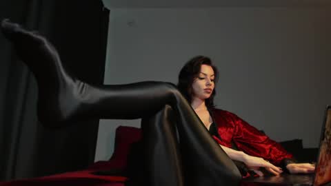   online show from 13, 5, 2026