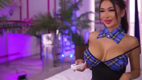 Snapshot of missmo0n chatting on 8, 12, 2024 Missmo0n online show from 8, 12, 2024