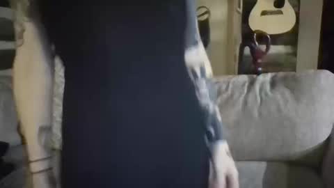 Snapshot of missmoonmagic13 chatting on 17, 10, 2025 Maxxx online show from 17, 10, 2025