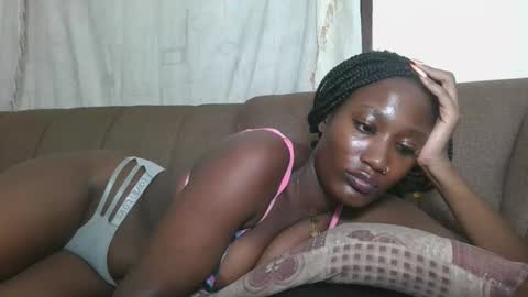 Snapshot of missprettygal chatting on 20, 10, 2025 pretty gal online show from 20, 10, 2025