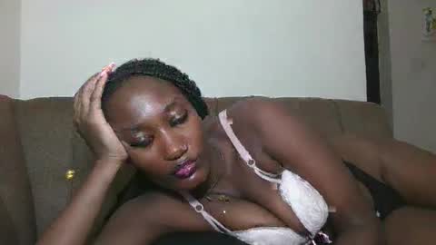 Snapshot of missprettygal chatting on 21, 10, 2025 pretty gal online show from 21, 10, 2025