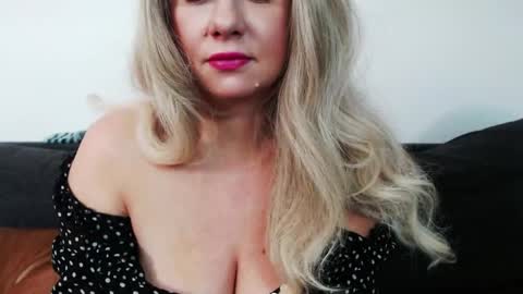 Missqueen1416 online show from 22, 1, 2025