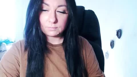 Snapshot of missqueen1416 chatting on 4, 11, 2025 Missqueen1416 online show from 4, 11, 2025