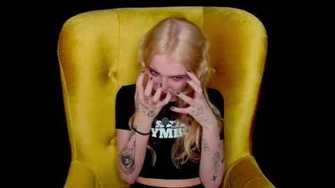 Snapshot of missslola chatting on 15, 9, 2025 Misss Lola Angel online show from 15, 9, 2025