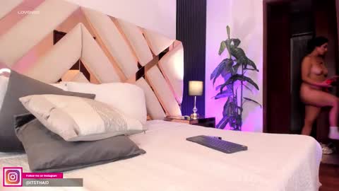 Fernanda Davila online show from 3, 2, 2026