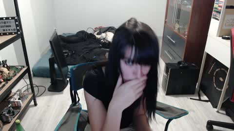 Snapshot of missthon chatting on 5, 2, 2025 missthon online show from 5, 2, 2025