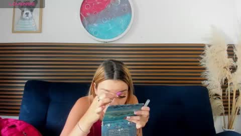 missvalery1 online show from 22, 1, 2025