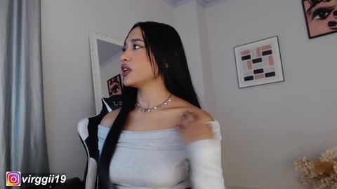 missvirggii online show from 4, 10, 2025