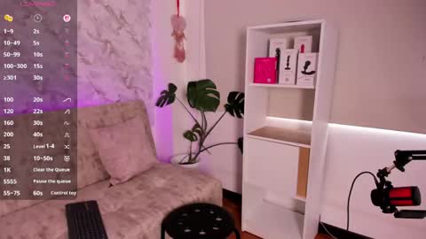 Snapshot of missweetpeach chatting on 25, 5, 2026 Pau OFmissweetpeach online show from 25, 5, 2026