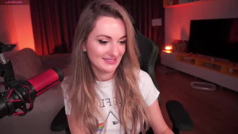 Snapshot of misswiney chatting on 21, 1, 2025 Winey online show from 21, 1, 2025