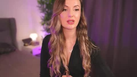 Snapshot of misswiney chatting on 21, 9, 2025 Winey online show from 21, 9, 2025