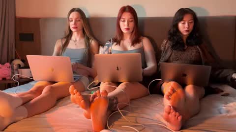 misswishh online show from 27, 3, 2026