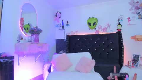 missyuliaslut online show from 5, 3, 2026