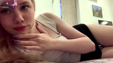 Stella  online show from 14, 12, 2025