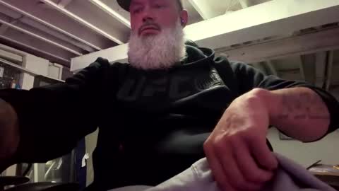 Snapshot of mister_bigg_dick chatting on 13, 5, 2026 AJ online show from 13, 5, 2026