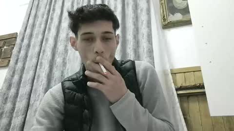 MisteriosoXragazzoX online show from 23, 11, 2025