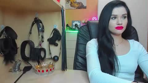 Snapshot of mistress_kristi chatting on 21, 9, 2025 Mistress Kristi online show from 21, 9, 2025