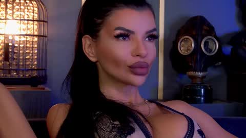 Elenia online show from 7, 10, 2025