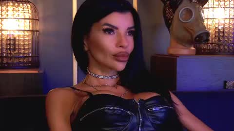 Elenia online show from 4, 7, 2026