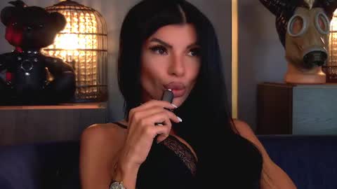 Elenia online show from 22, 7, 2026