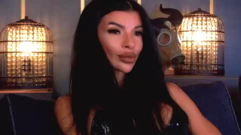 Elenia online show from 5, 8, 2026