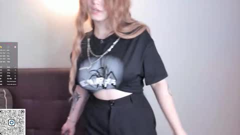 Snapshot of mistyfever chatting on 11, 9, 2025 Violet online show from 11, 9, 2025