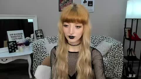 Misty online show from 22, 4, 2026